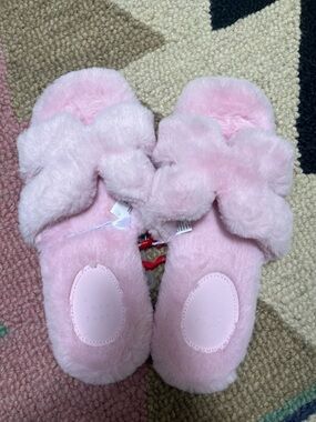 Plush Crisscross Pink Women's Slide Slippers
